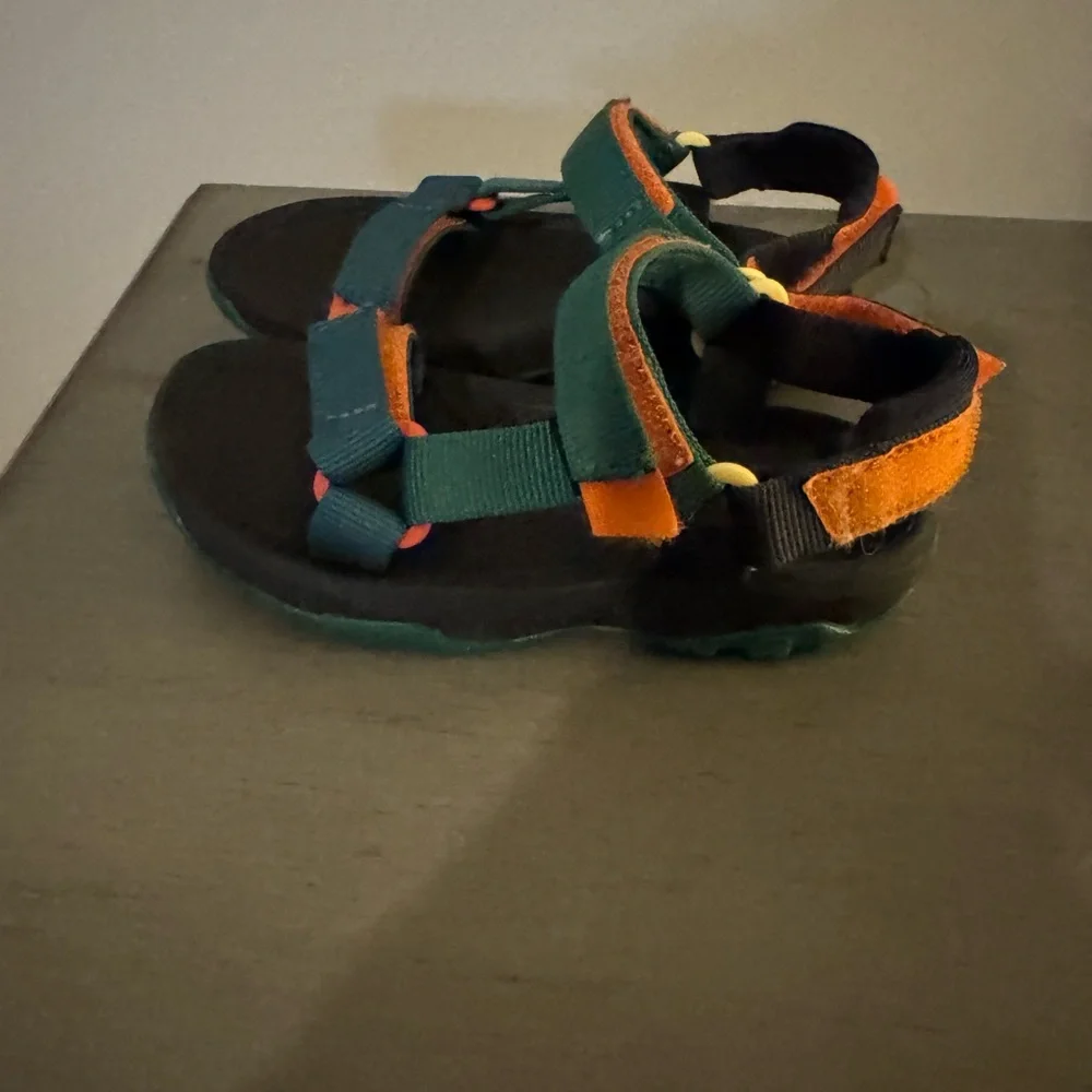 TEVA kids 8 VGUC